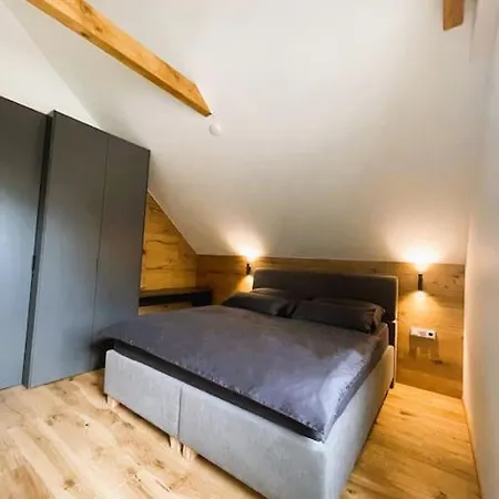 Lejlighed Apartman Bedrich Vi.